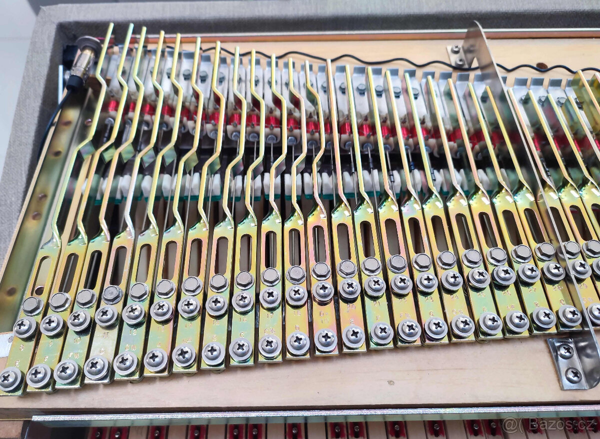 RHODES MARK I SeventyThree rok 1975 - 10