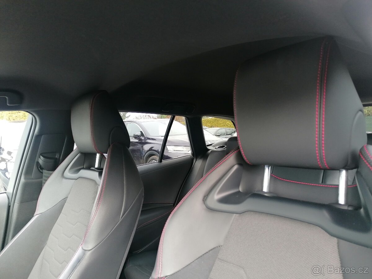 Toyota Corolla 1.8 Hybrid Premium - 10