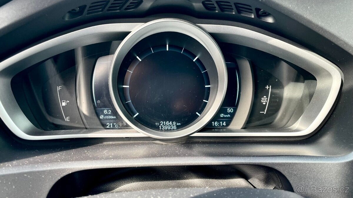 Volvo V40 R DESIGN D4 - 10