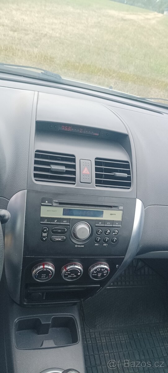 Suzuki SX4 - 10