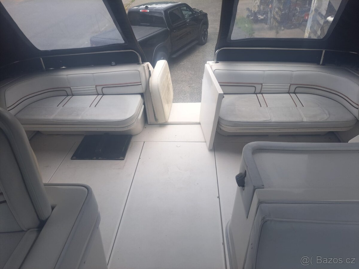 Kajutová motorová loď Wellcraft Grand sport 34 - 10