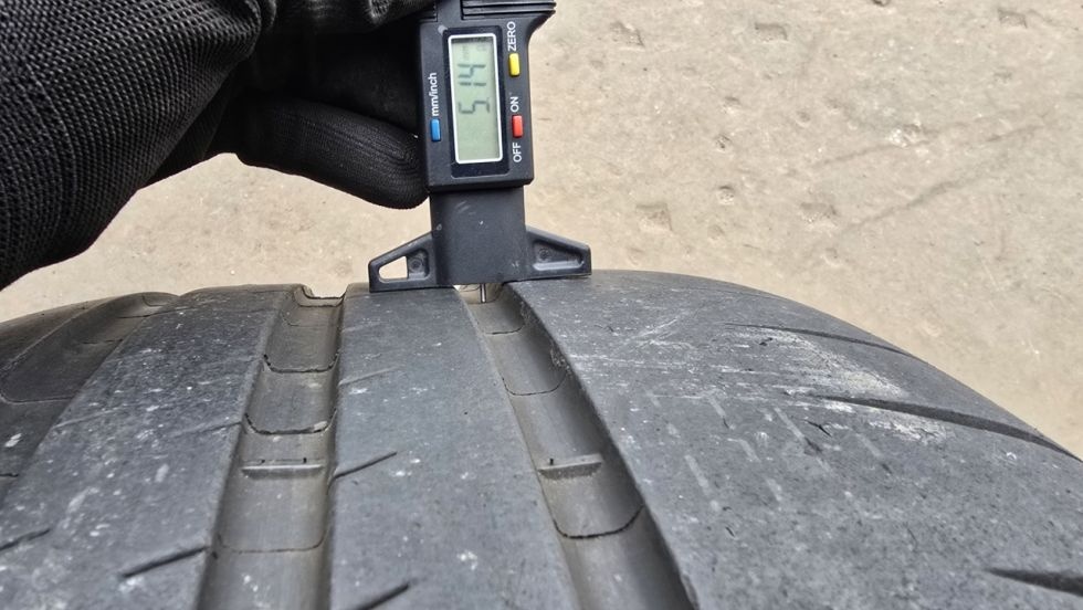 Letní pneu 245/35/20 Michelin - 10