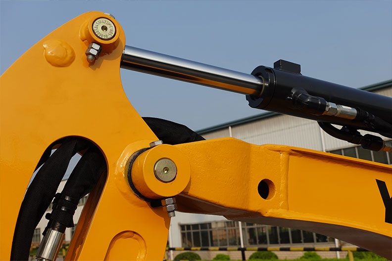 Minibager YUCHAI U17 Premium 1720 kg - 10