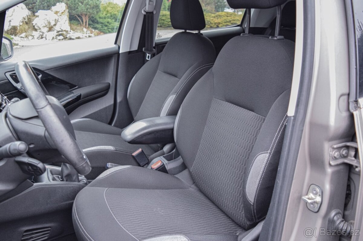 Peugeot 208 1.2 Active 2015 - 10