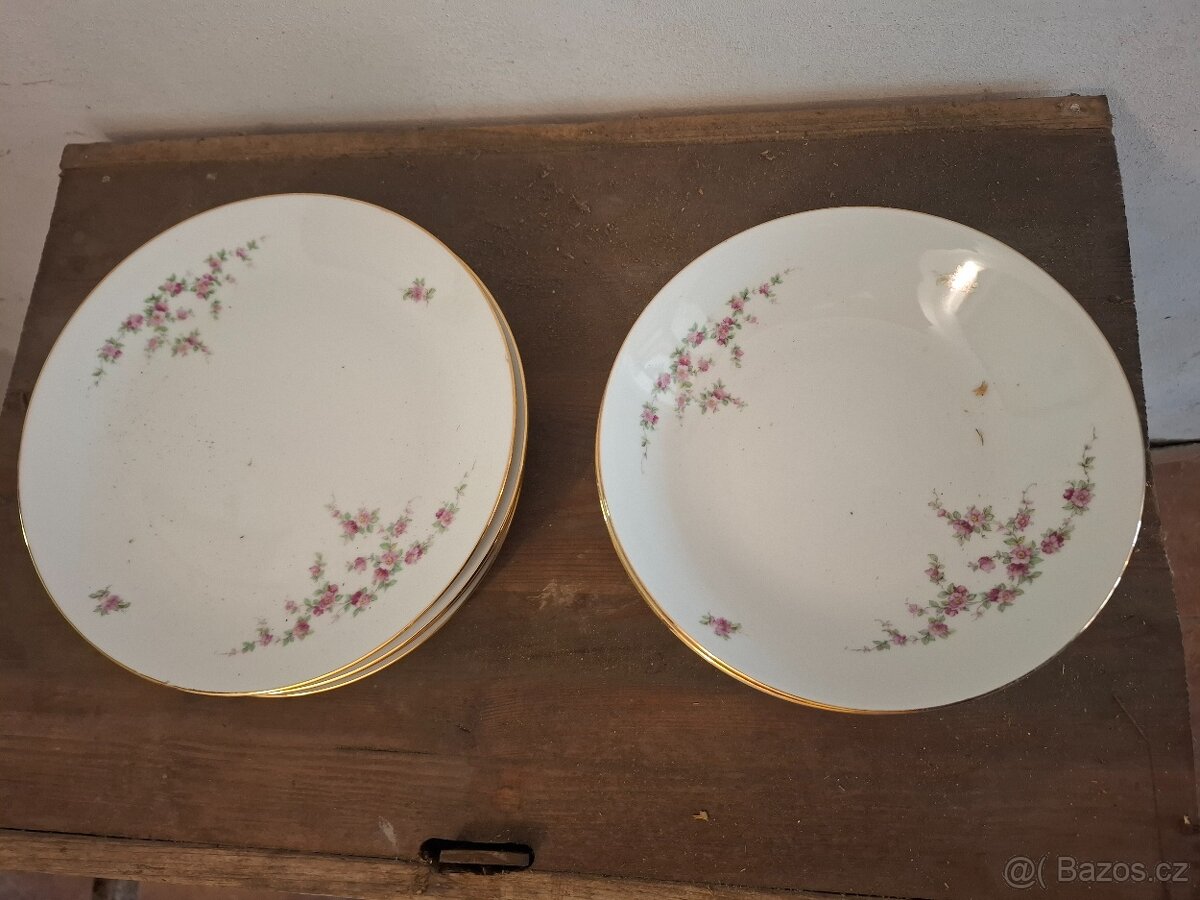 Sklo a porcelán - 10