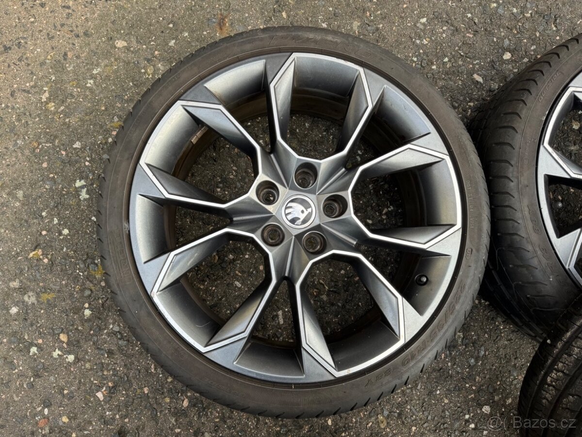 Sada ALU kol Škoda Octavia RS - XTREME R19" s letními pneu - 10
