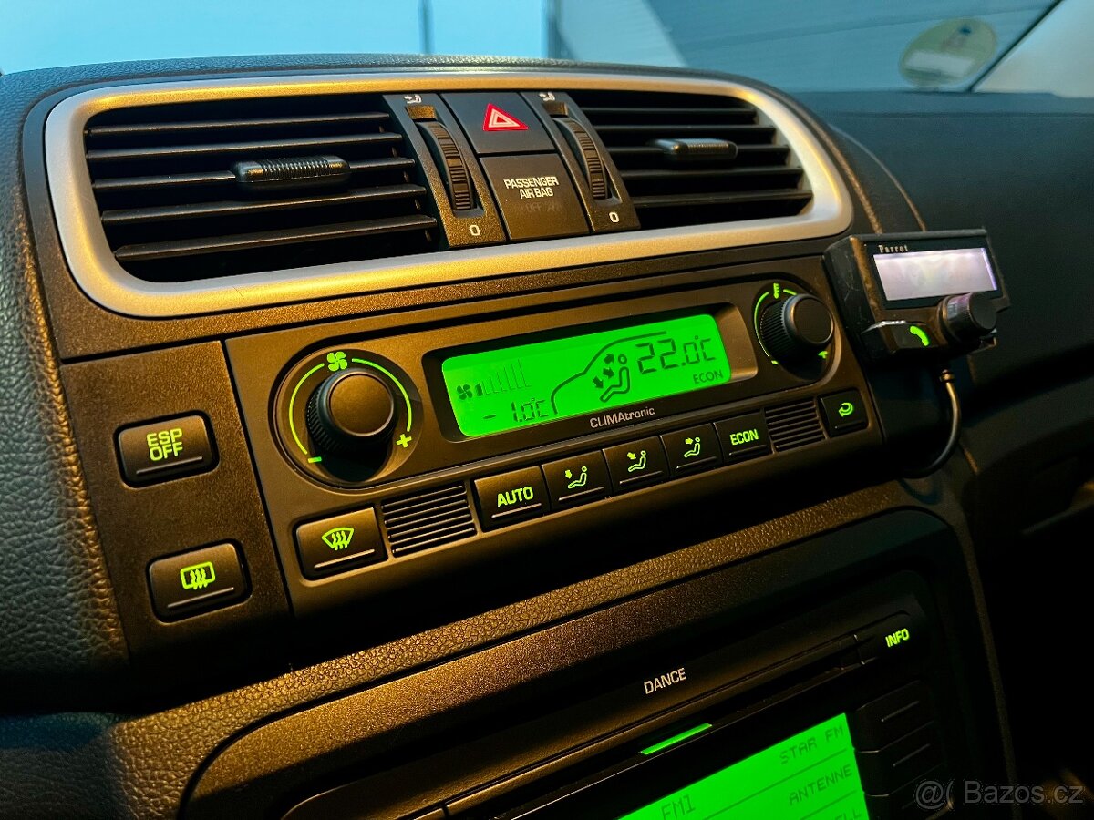 Škoda Fabia 1.6i 16V 77kW VÝHŘEV Tempomat TAŽNÉ AUX - 10