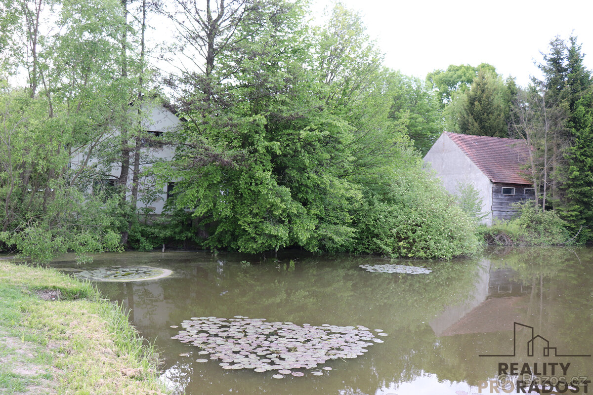 Prodej rodinného domu se stodolou u rybníka ve Vlkanově u Do - 10