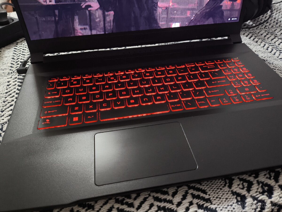 Set: MSI Katana GF76 + SteelSeries + Logitech - 10