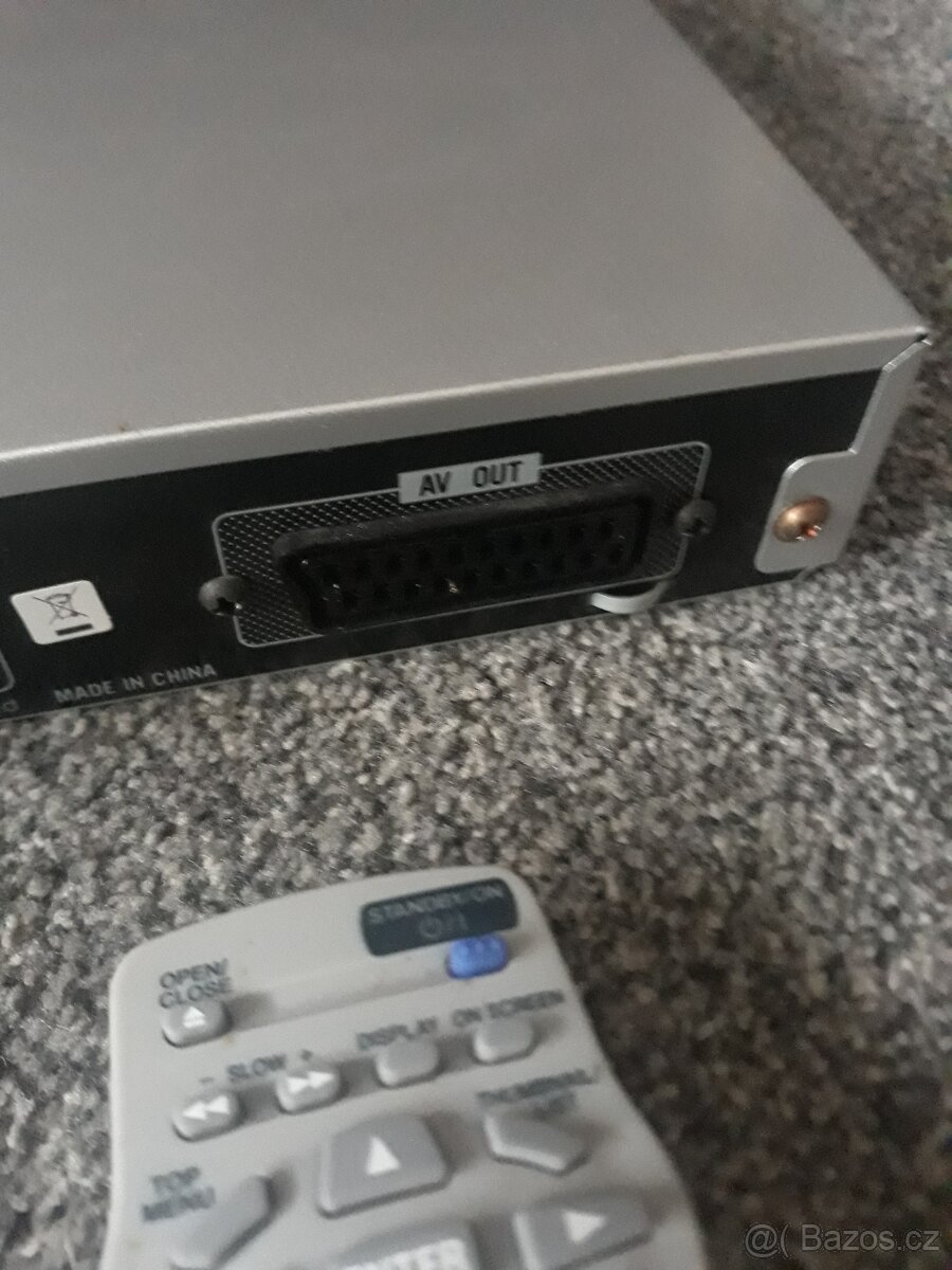 DVD PŘEHRAVAČ ZN. JVC 220 V. S OVLADAČEM - 10