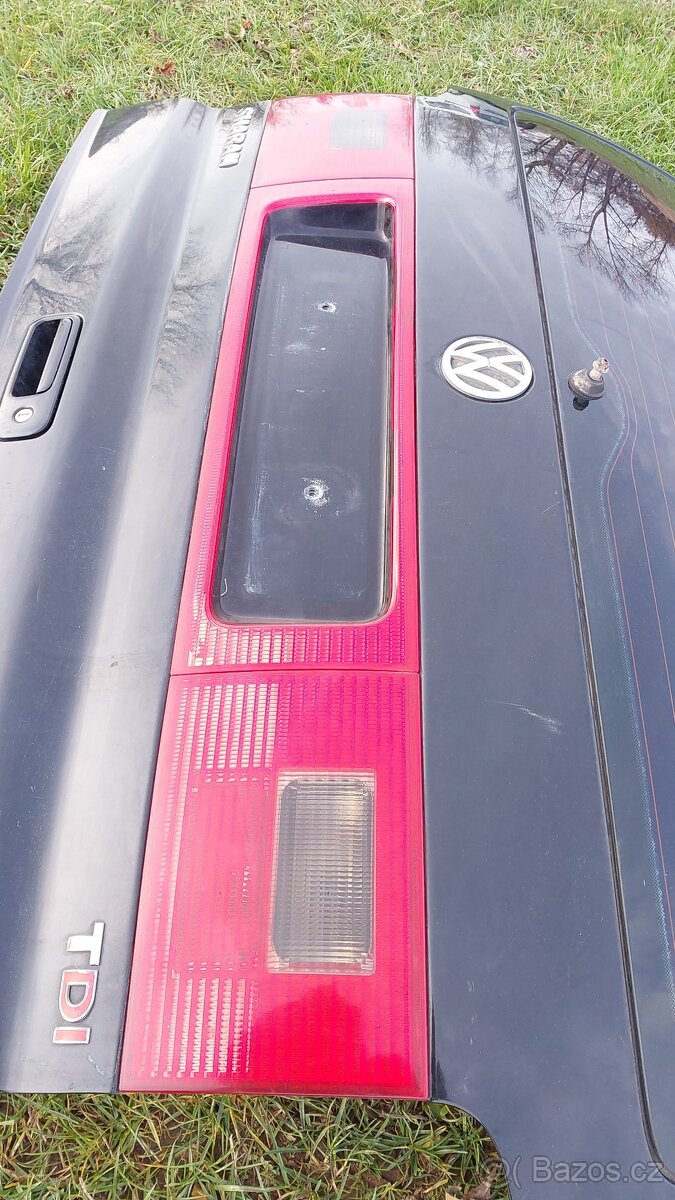 VW SHARAN – DVEŘE KUFRU ČERNÉ - 10