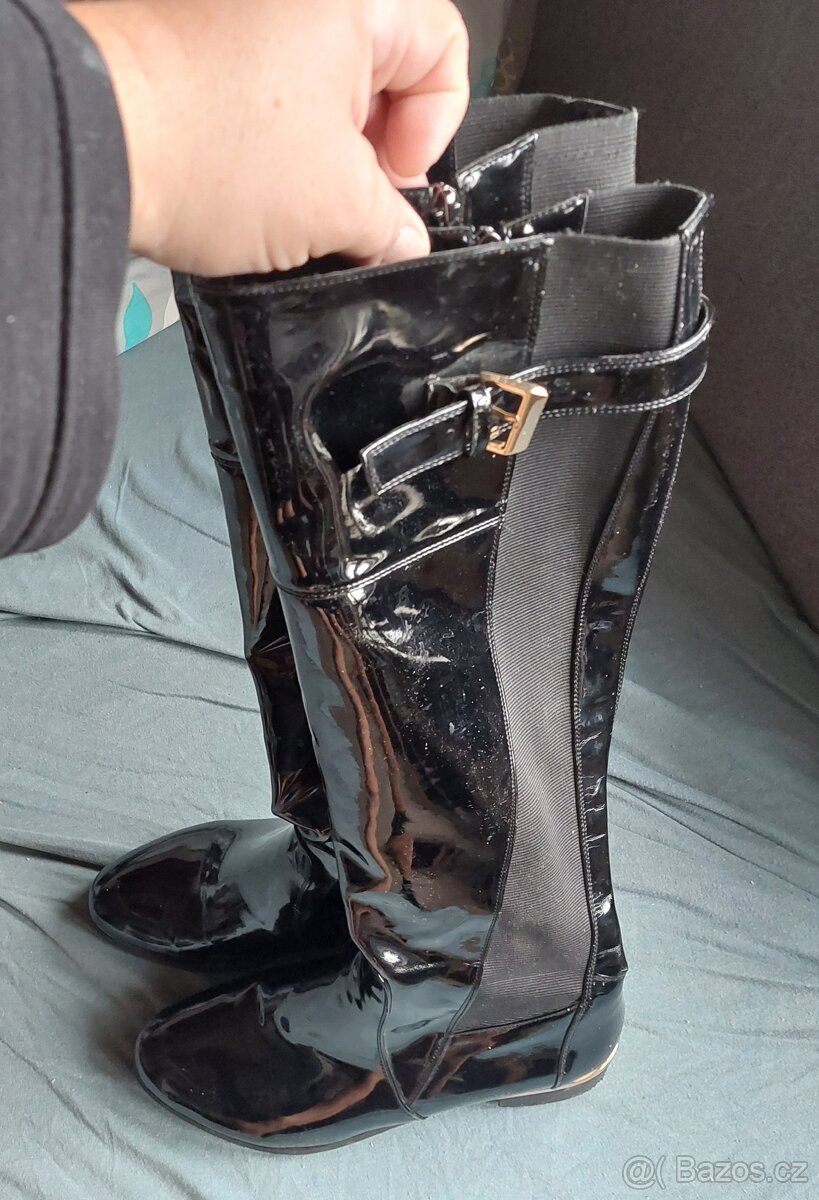 Dámské černé kozačky značky MIGATO - 10