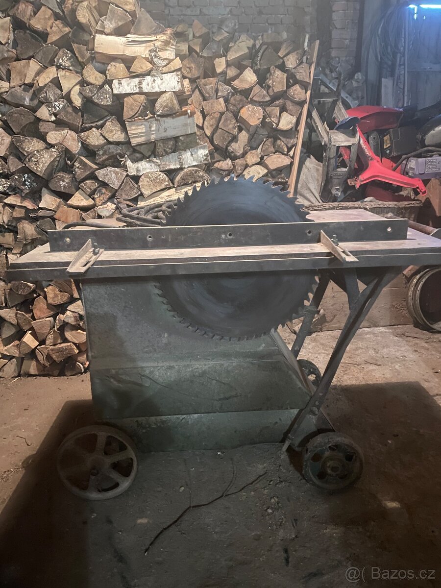 Kolebková pila,cirkulárka s pracovním stolem - 10