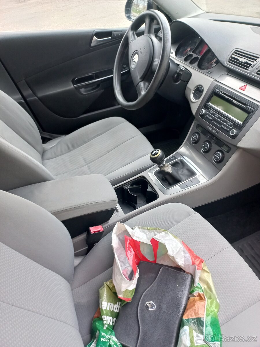 Volkswagen Pasat sedan 1.9 TDI 77 KW - 10