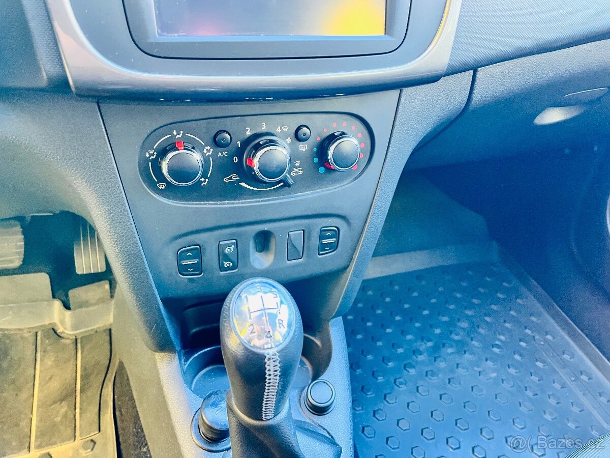 DACIA SANDERO STEPWAY 0.9 i BENZÍN KLIMA TAŽNÉ ZAŘÍZENÍ - 10
