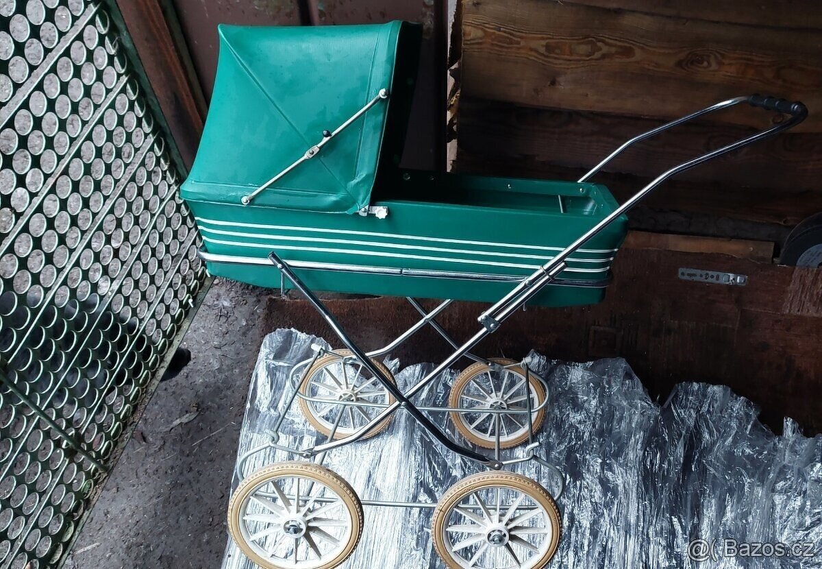 Retro kočárek pro panenky - 10