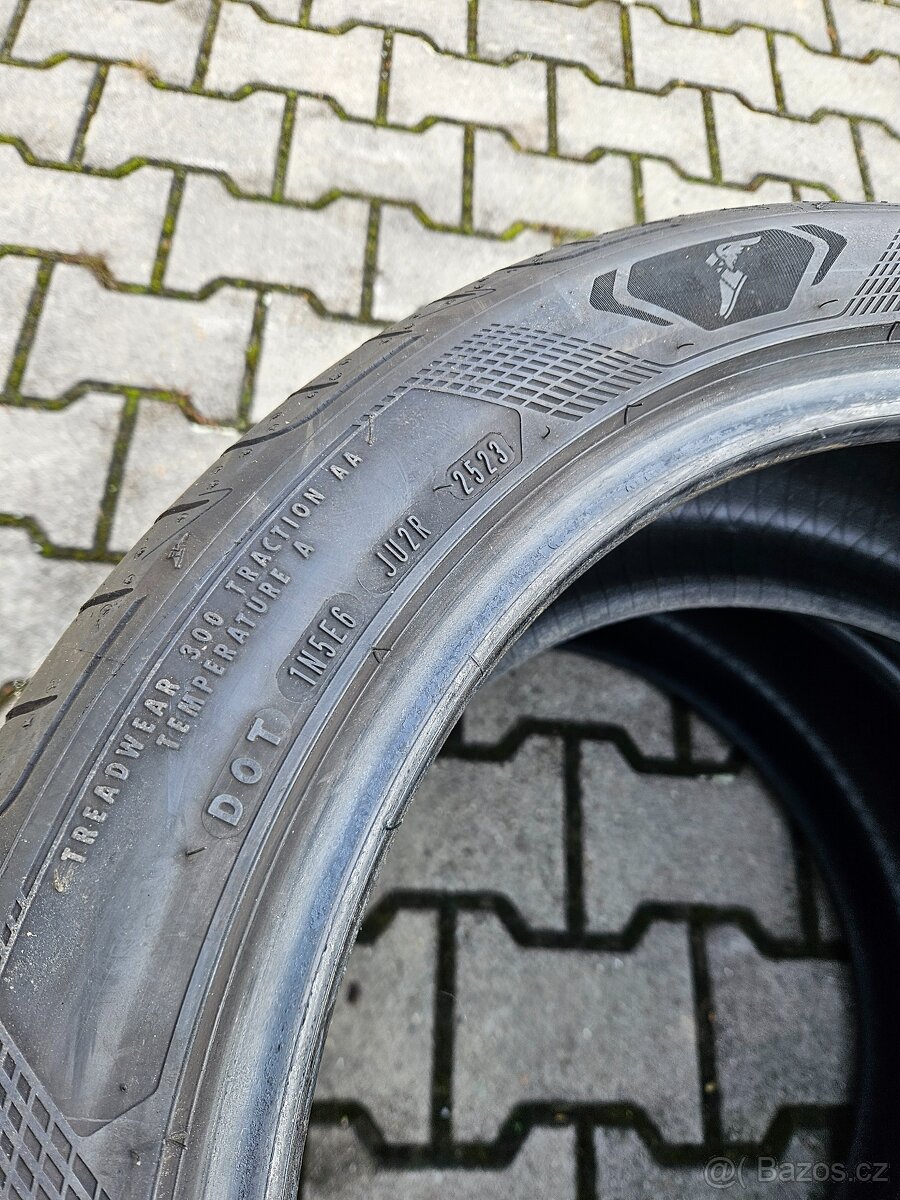 Letní pneumatiky 235/45/19 - 10