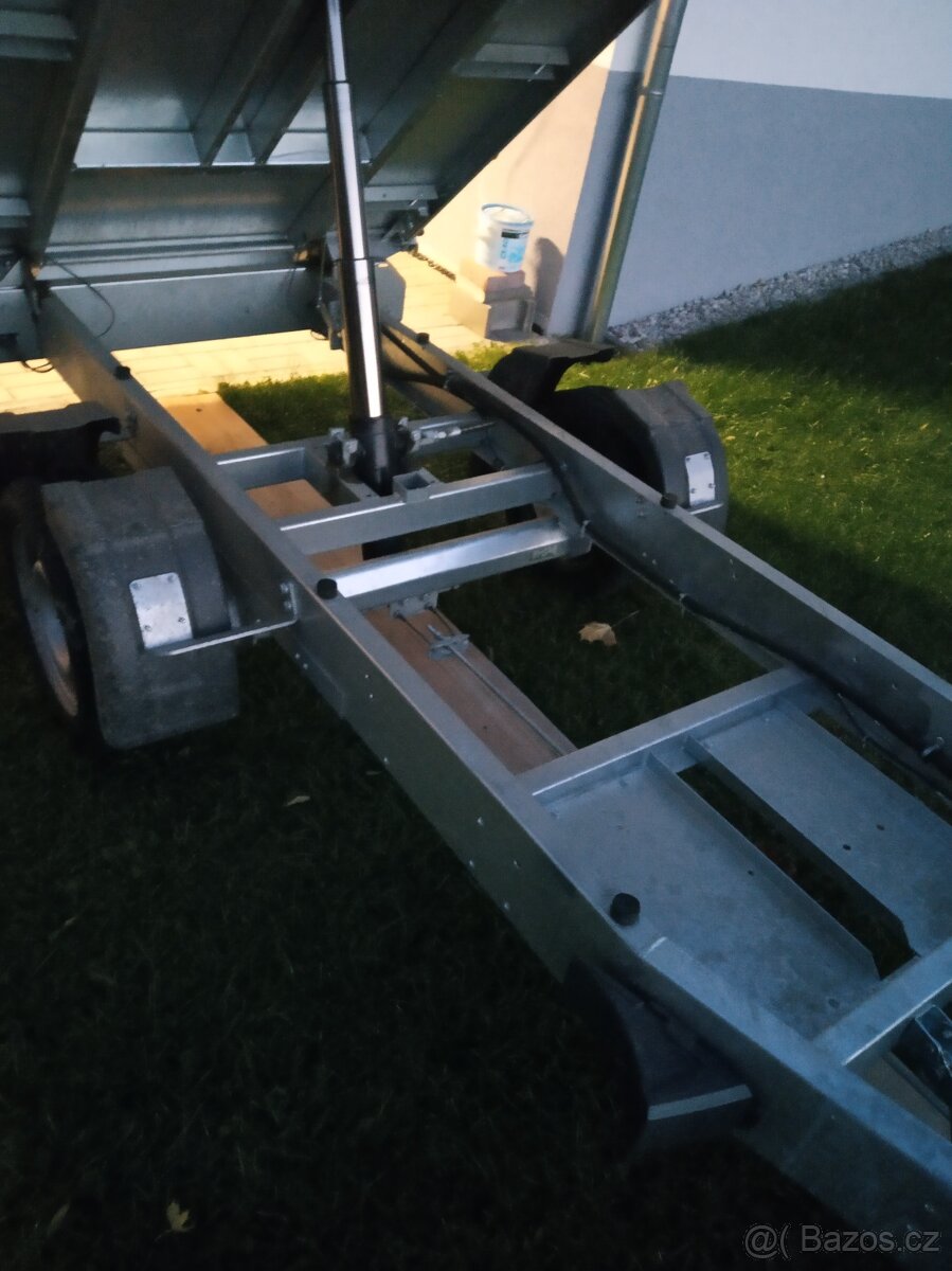 přívěs brzděný a sklápěcí - 10
