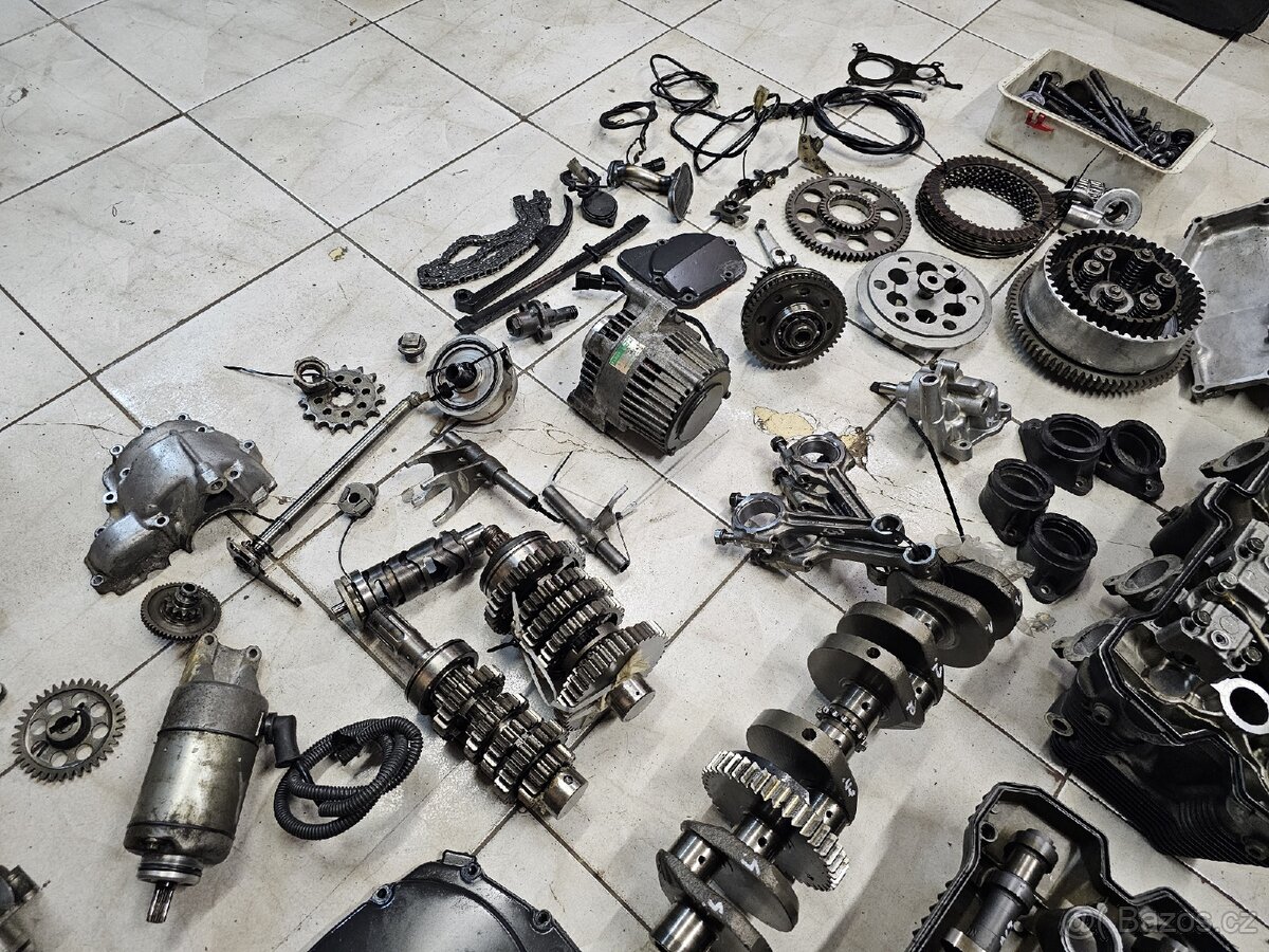 Díly motoru pro Suzuki GSXR 750 Srad gsxr750 - 10