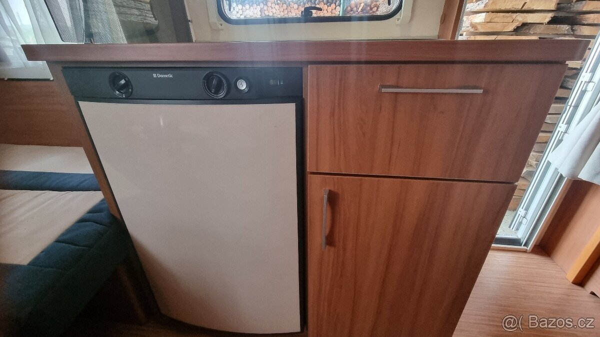 Karavan Weinsberg 400 LK, r.v. 2012 - 10