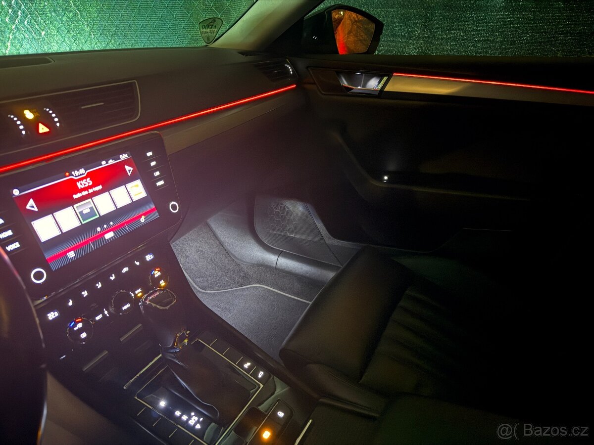 Škoda Superb kombi 8/2018 DGS kůže - 10