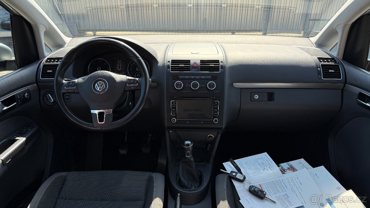 NA PRODEJ 2X //Volkswagen Touran //1.6TDi//77kW//7MÍST// - 10