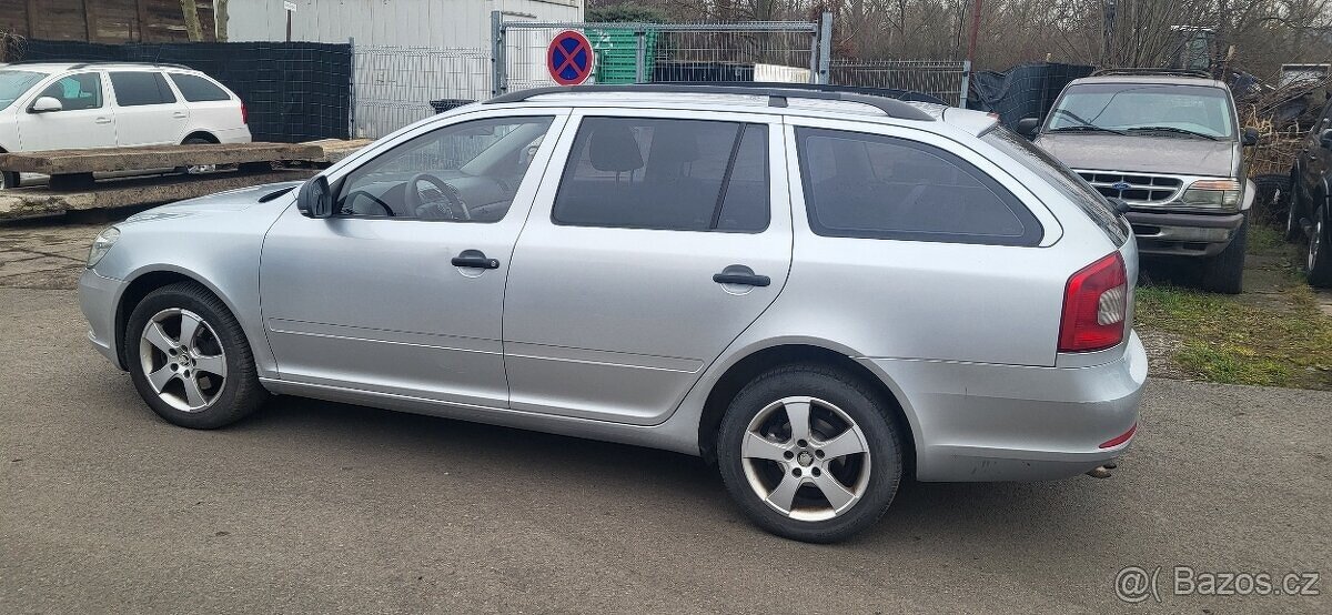 Škoda Octavia combi II 1.9 TDI 77 KW Elegance-CZ-TOP - 10