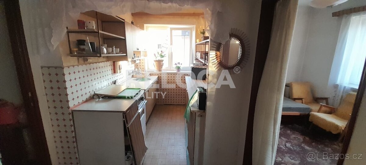 Prodej prostorného domu,pozemek 480m²,garáž,studna,zahrada - 10