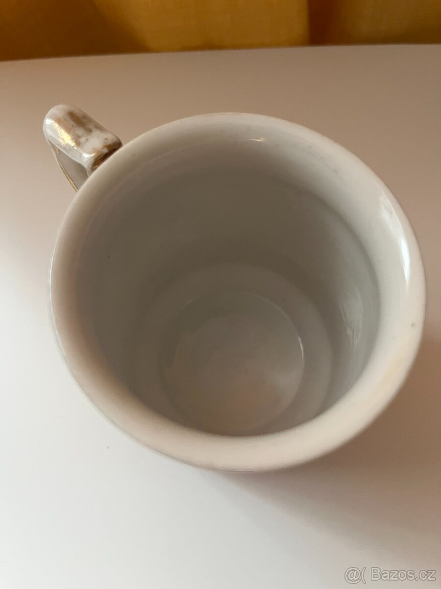 Starý hrnek - kafáč 3 ks; motivy - koně, krávy, jelen, srny - 10