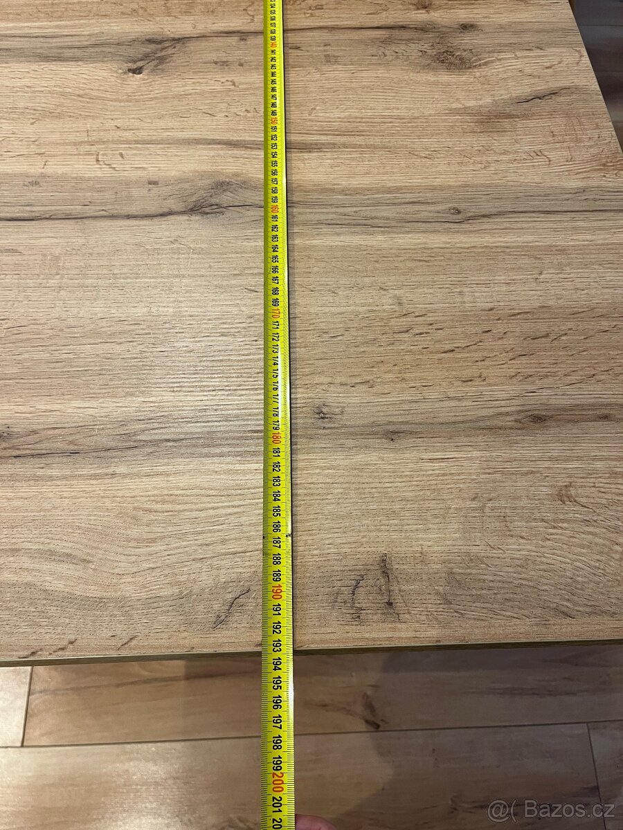 Kuchyňský jídelní stůl se 4 židlemi - 10