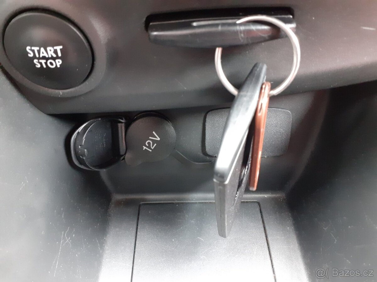 RENAULT CLIO 1.2 16 V 1. MAJ.ČR - 10
