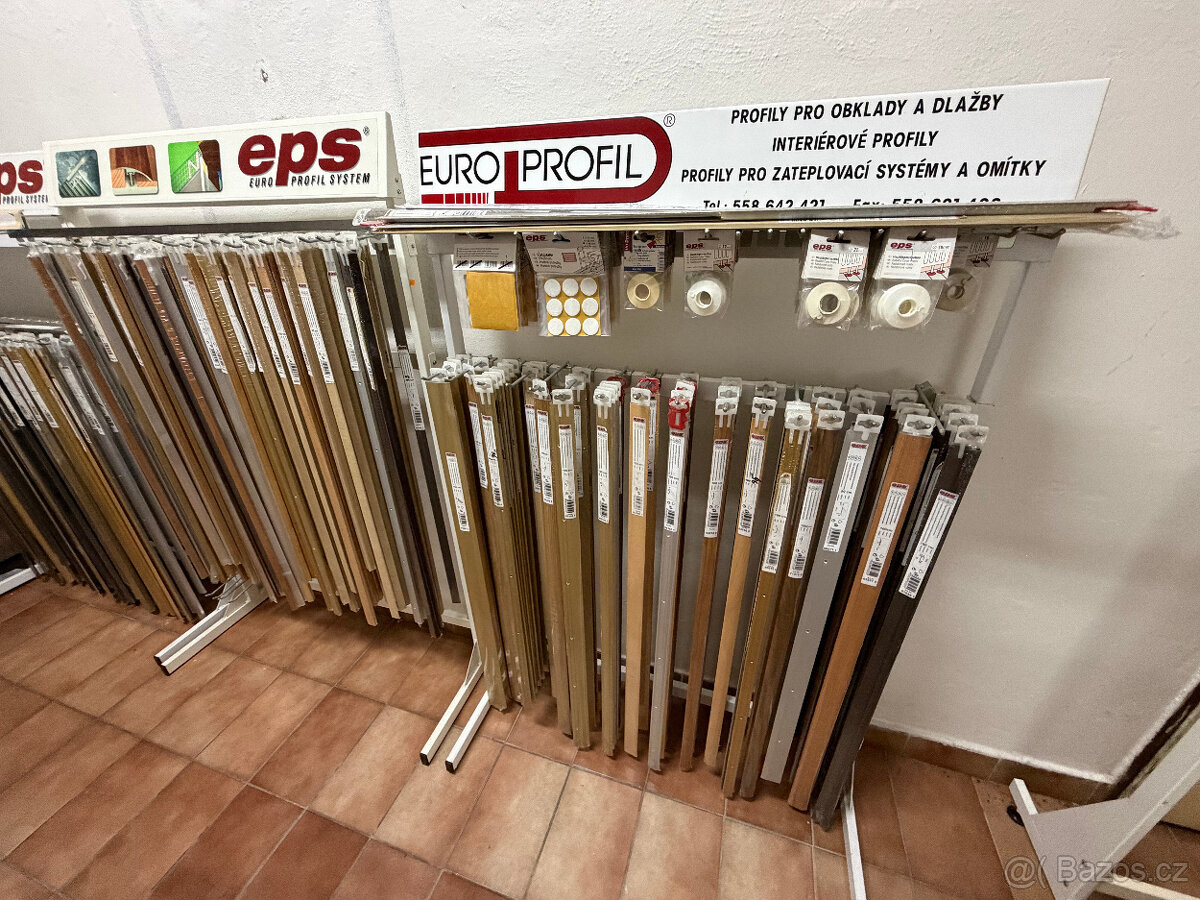 Soubor materiálu (PVC profily, hliníkové profily - 10