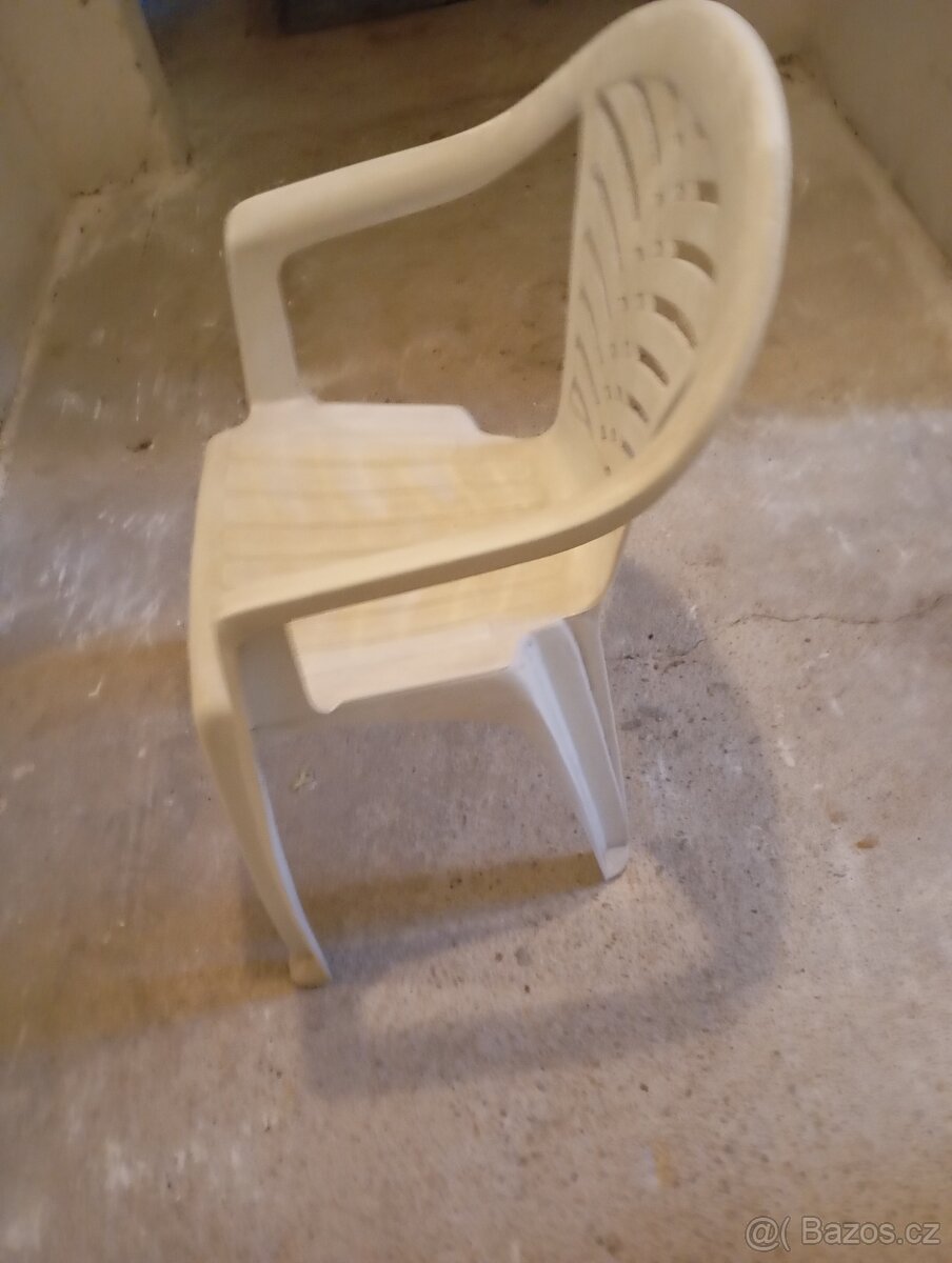 stolek na slunečník+ židle-plast - 10