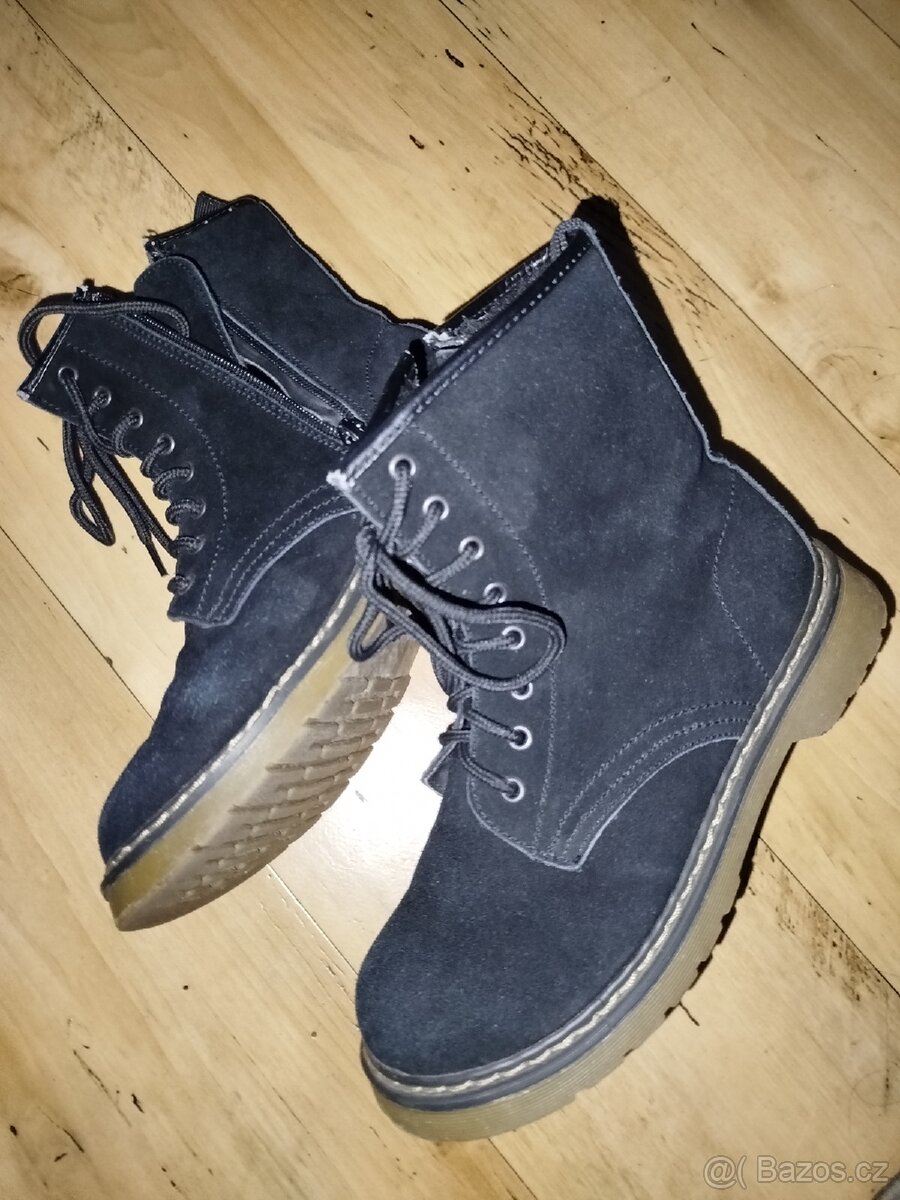 Bílé dámské tenisky Puma - 10