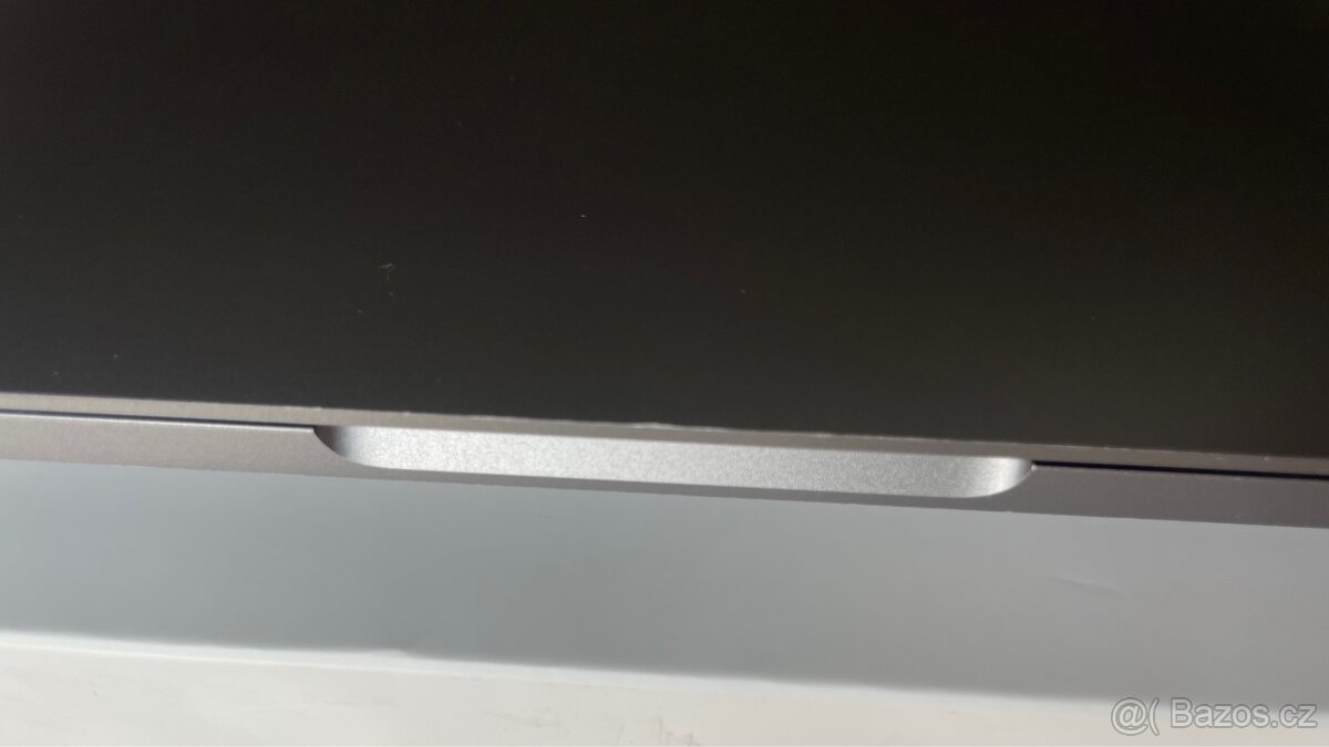Prodám Apple MacBook Pro 13,3" 256GB (2017) i5, 8GB RAM - 10