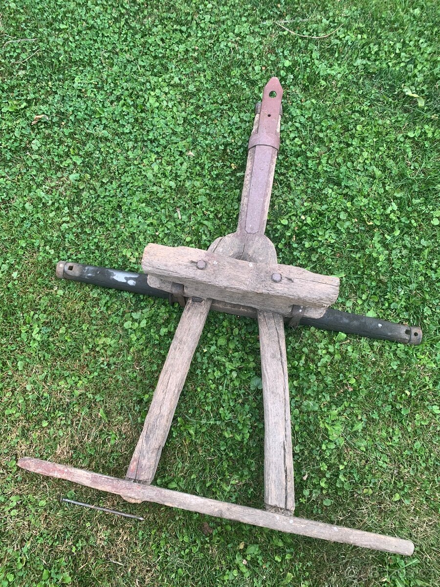 Retro- nákolesník z koňského povozu -loukoťové kola - 10