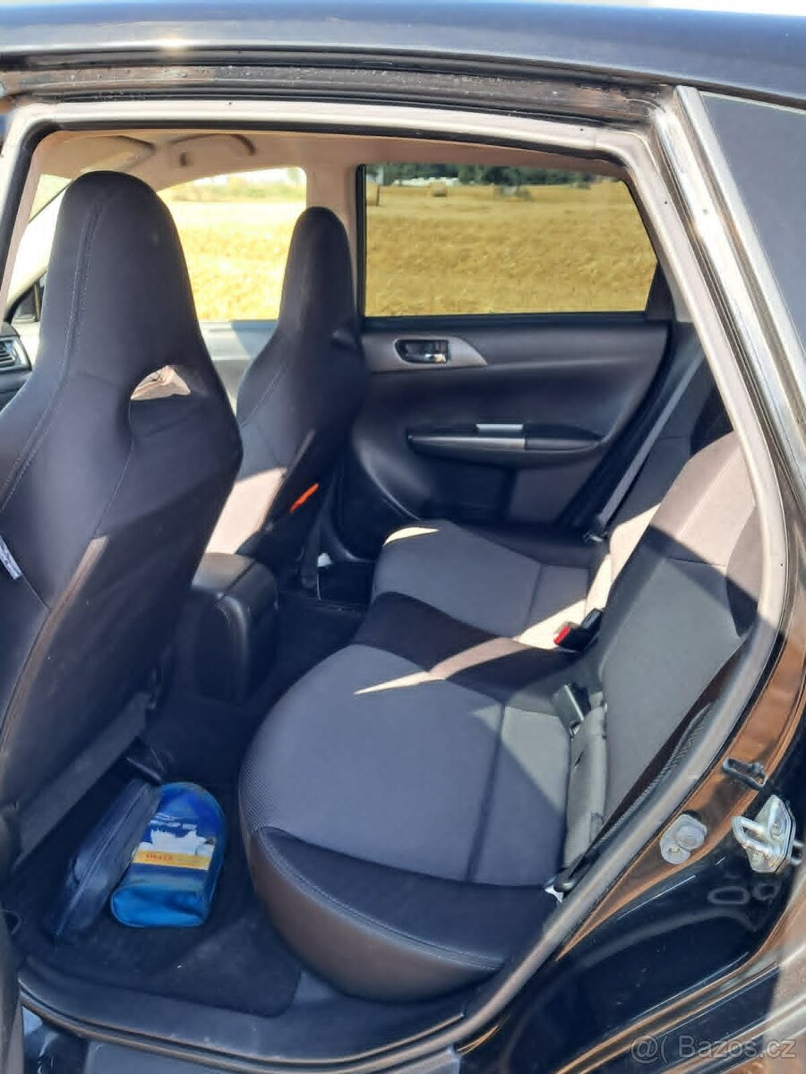 Subaru Impreza 2.0 D - 10