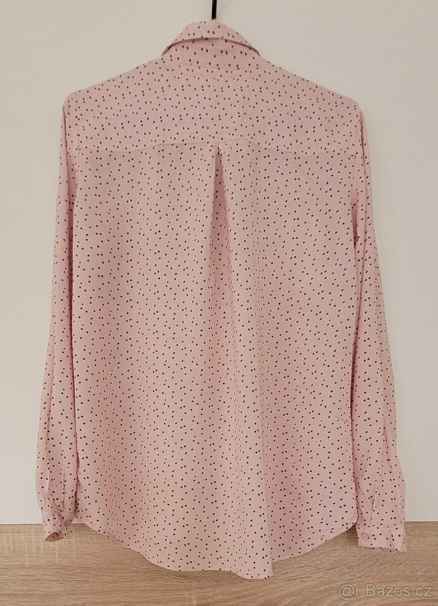 BALÍK OBLEČENÍ VELIKOST M - 10