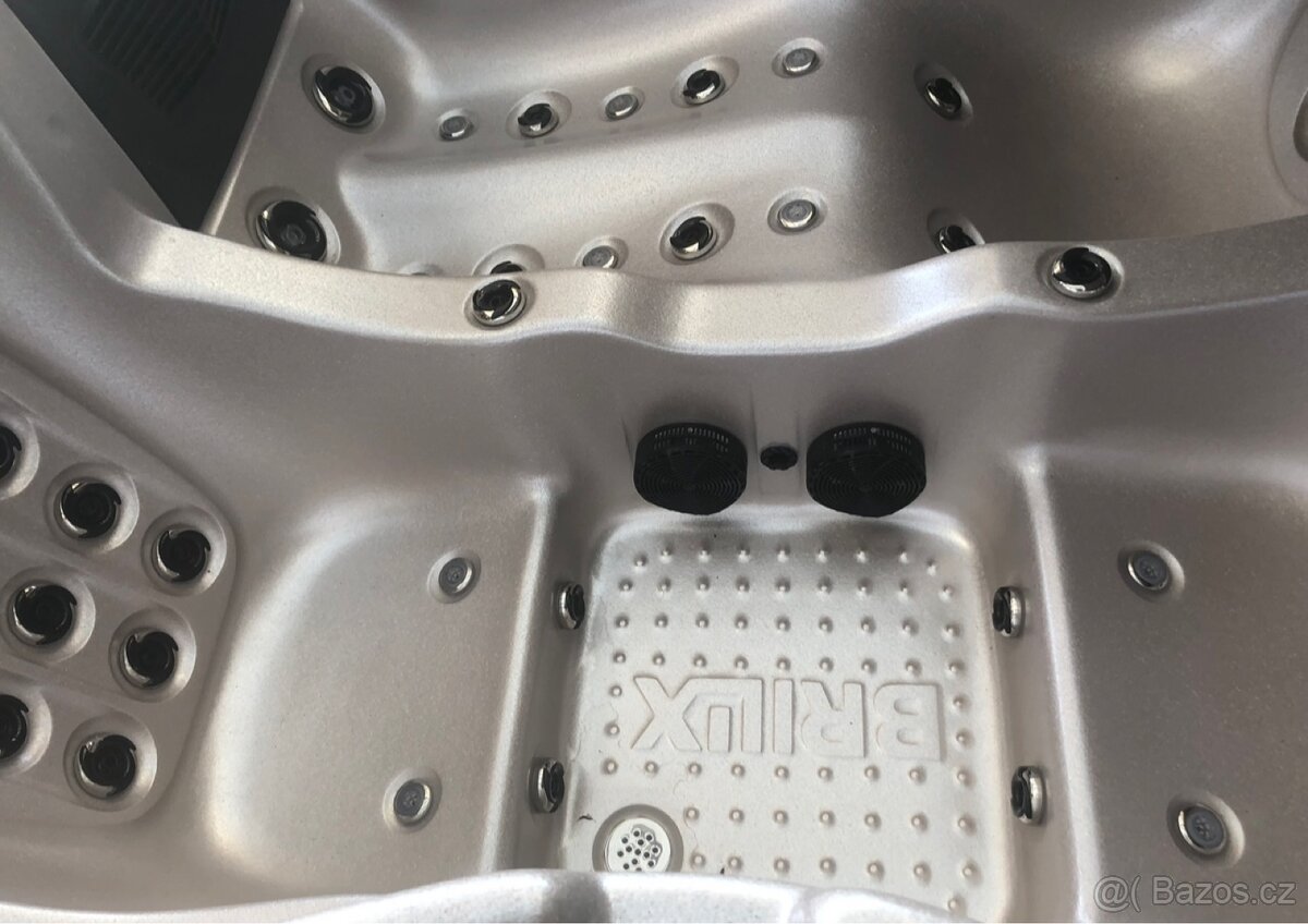 Vířivka Brilix - 10