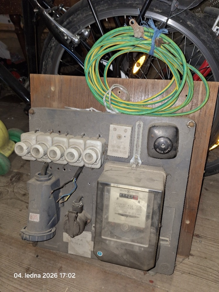 Věci ze stavby elektro a ostatní. - 10