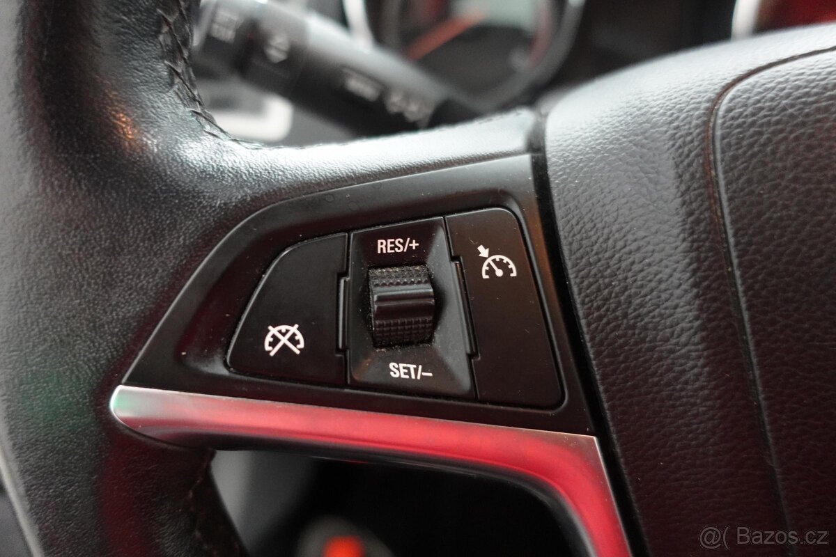 Opel Astra 1.6i , 85 kW benzín, 2012 - 10