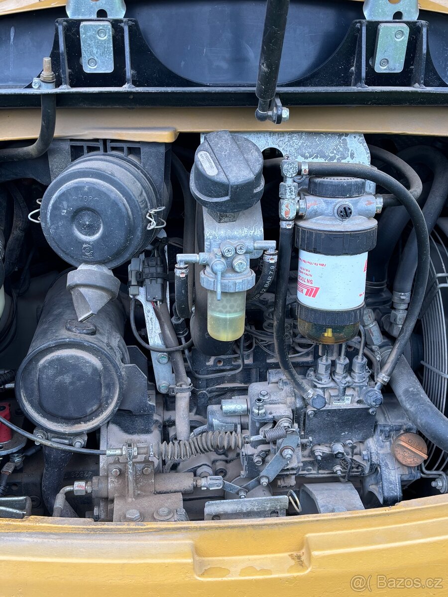 Prodám pásový minibagr Cat 301.7D - 10