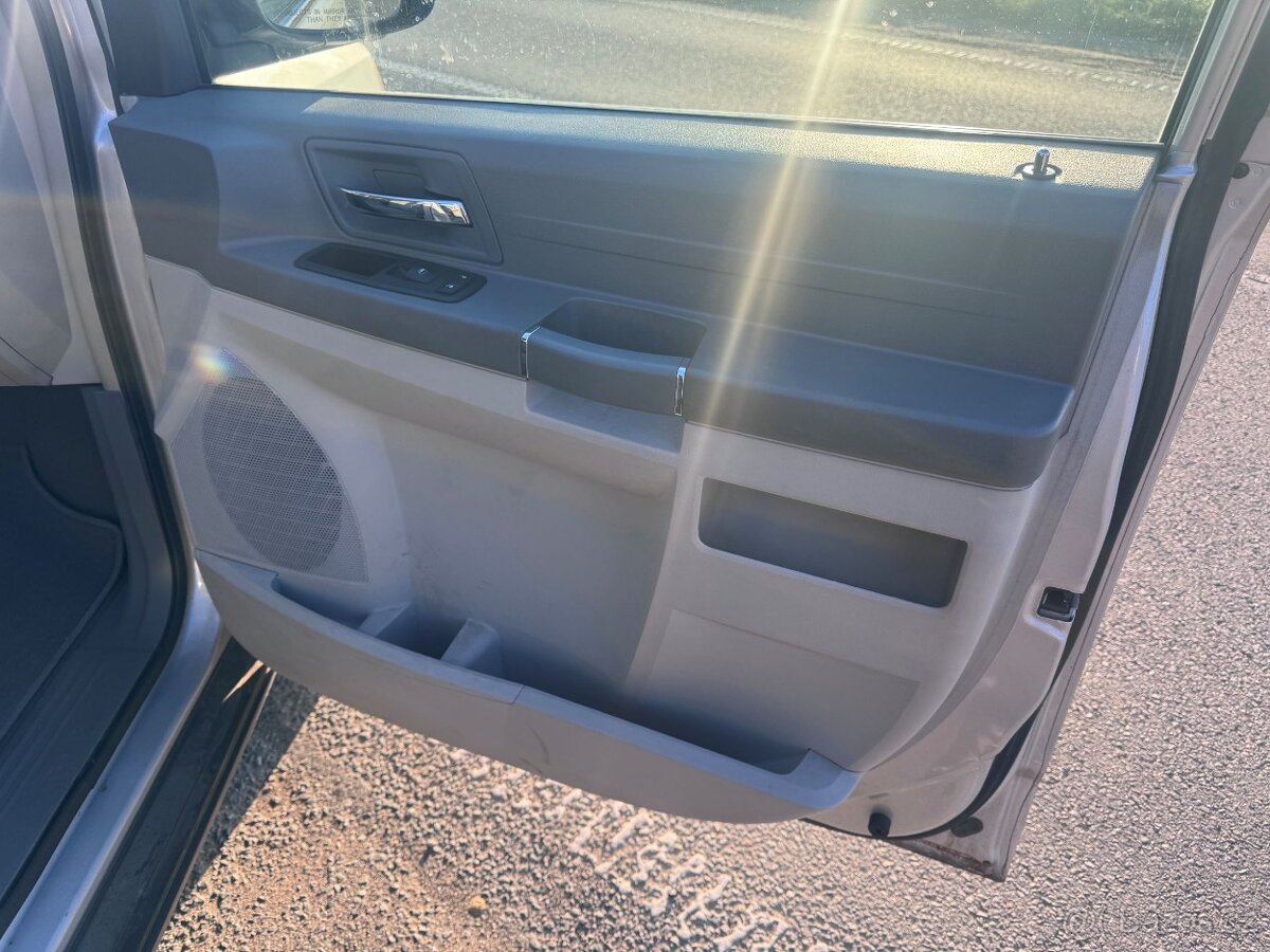 Chrysler Town Country 3,3 V6 RT 2009 DPH - 10