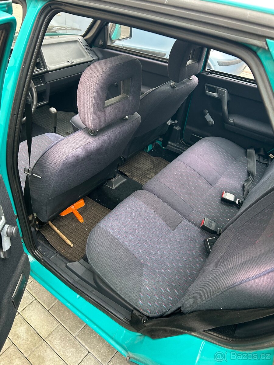 Škoda Favorit LX 1.3- po dědovi, zachovalý stav, bez koroze - 10