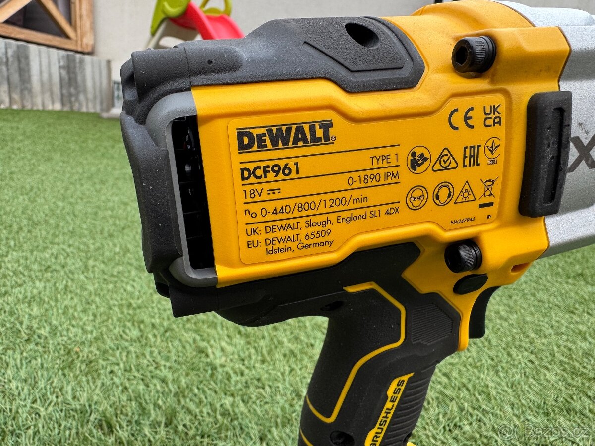 Dewalt DCF961 rázový utahovák 18V momentem až 2373 Nm TOP - 10