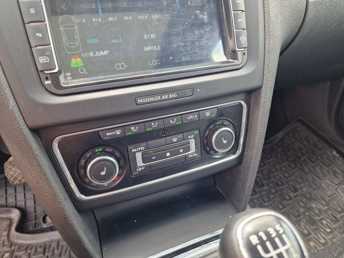 Škoda Superb 2,0TDI 125KW ELEGANCE PANORAMA - 10