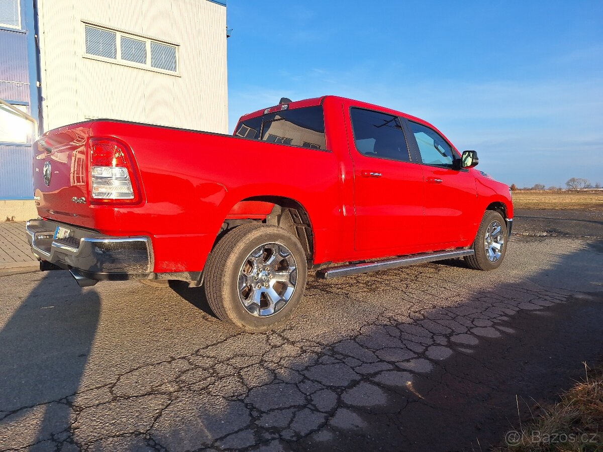 Dodge RAM 1500. 5.7 Hemi r .2019. Pouze 23.000km - 10
