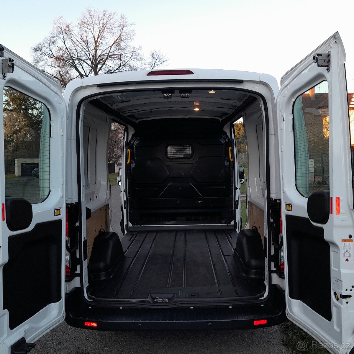 Ford Transit 2,2 TDCi 74kw, L2H2, serviska. - 10