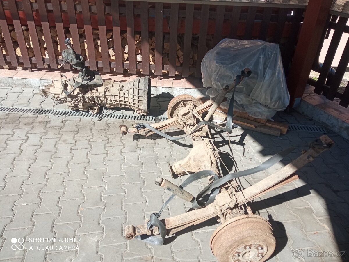 Prodám zrcátka Nissan Navara D22 - 10