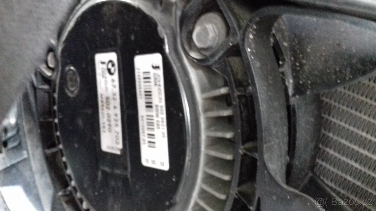 BMW X3 E83 2.0d 2008 přední výztuha díly chladičové stěny - 10